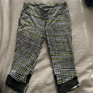 Under Armor cropped leggings